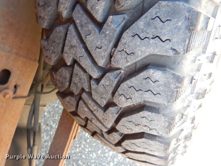 image for item HN9788 2003 GMC Sierra 1500  Ext. Cab pickup truck