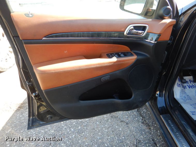 image for item HN9789 2011 Jeep Grand Cherokee  SUV