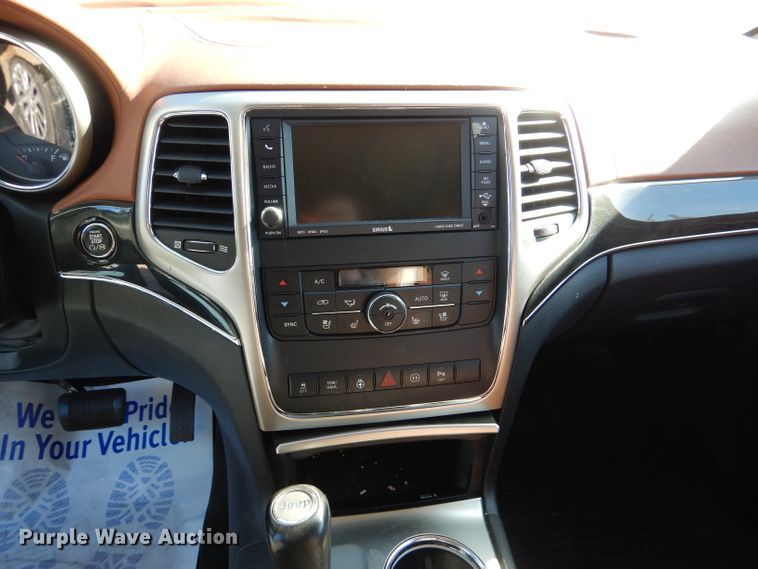 image for item HN9789 2011 Jeep Grand Cherokee  SUV