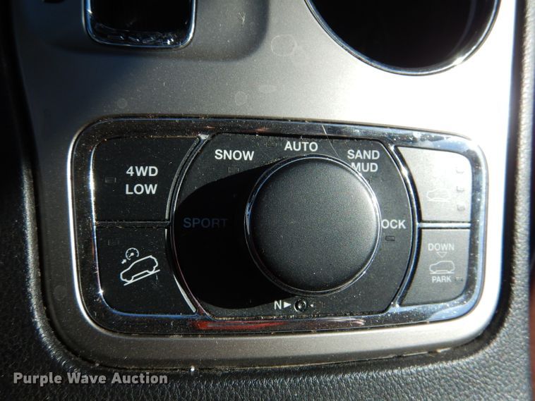 image for item HN9789 2011 Jeep Grand Cherokee  SUV