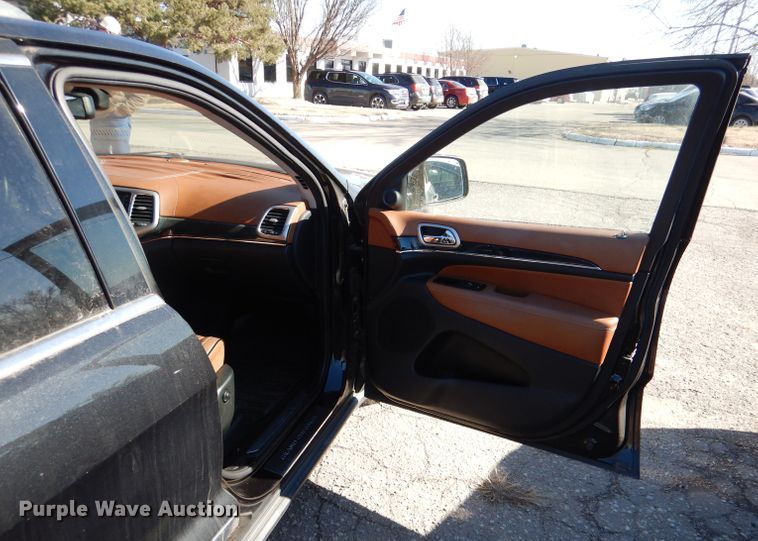 image for item HN9789 2011 Jeep Grand Cherokee  SUV