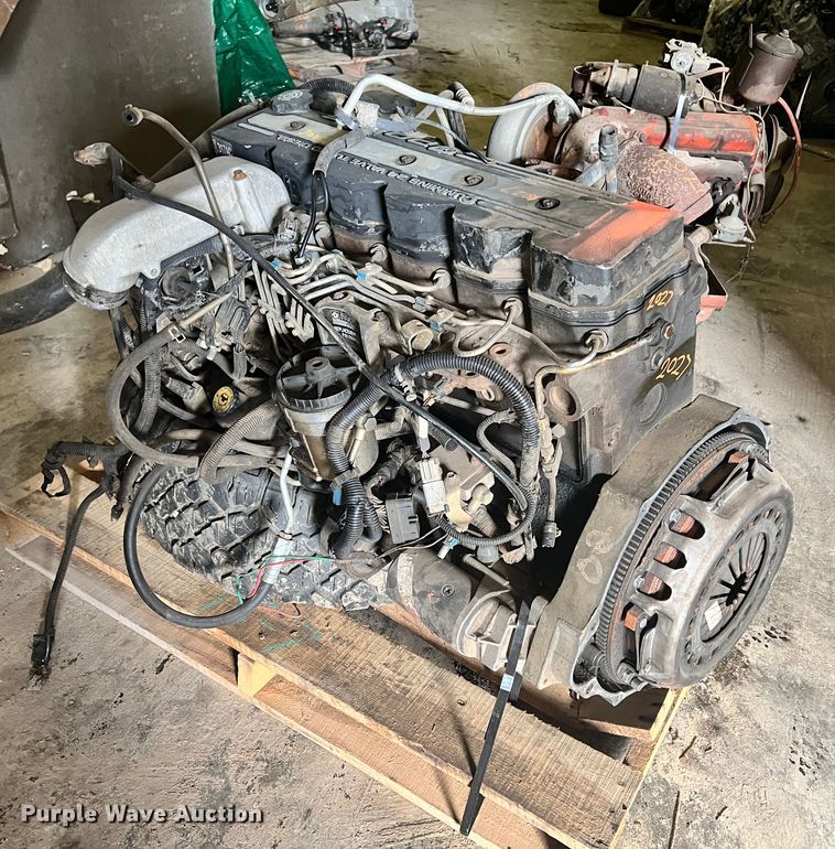 image for item ID9668 2002 Cummins  engine