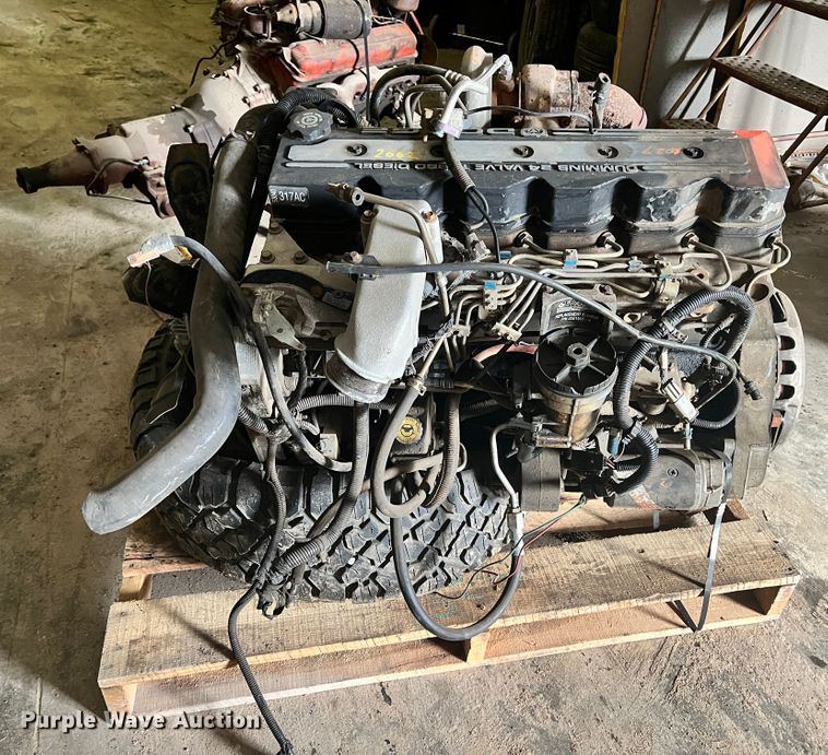 image for item ID9668 2002 Cummins  engine