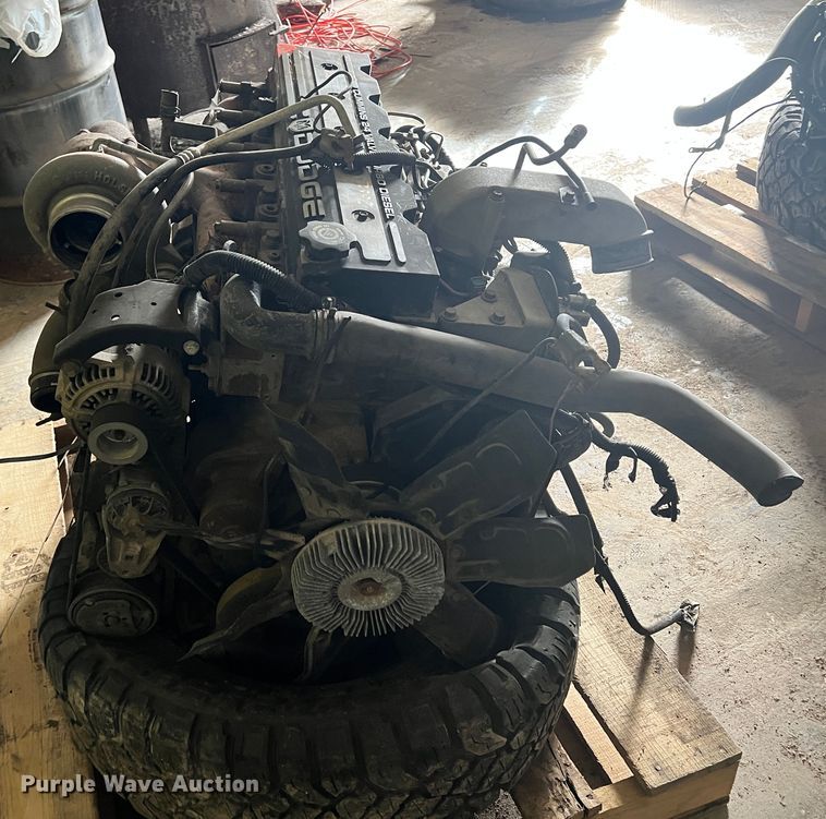 image for item ID9668 2002 Cummins  engine