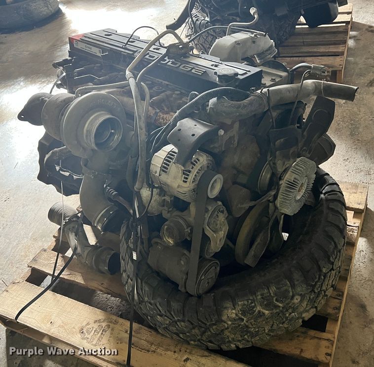 image for item ID9668 2002 Cummins  engine