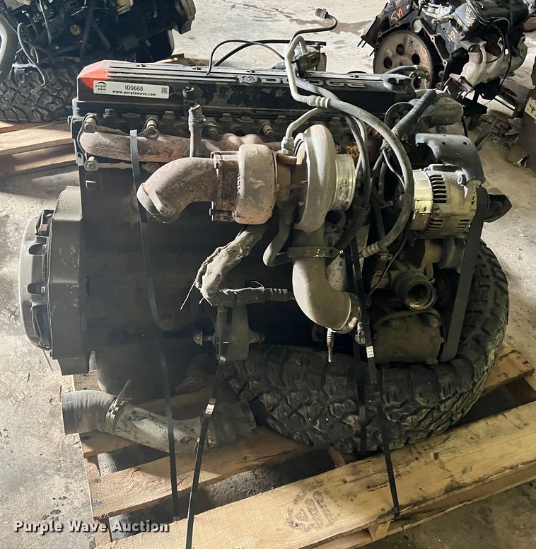 image for item ID9668 2002 Cummins  engine