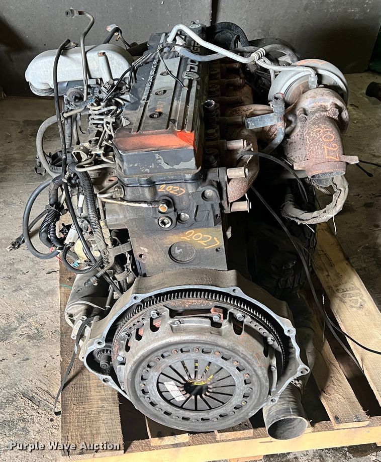 image for item ID9668 2002 Cummins  engine