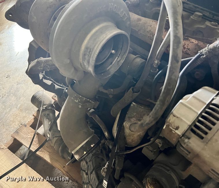 image for item ID9668 2002 Cummins  engine