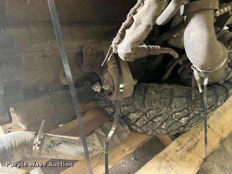 image for item ID9668 2002 Cummins  engine