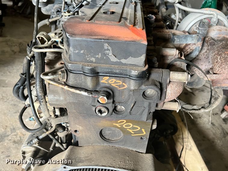 image for item ID9668 2002 Cummins  engine