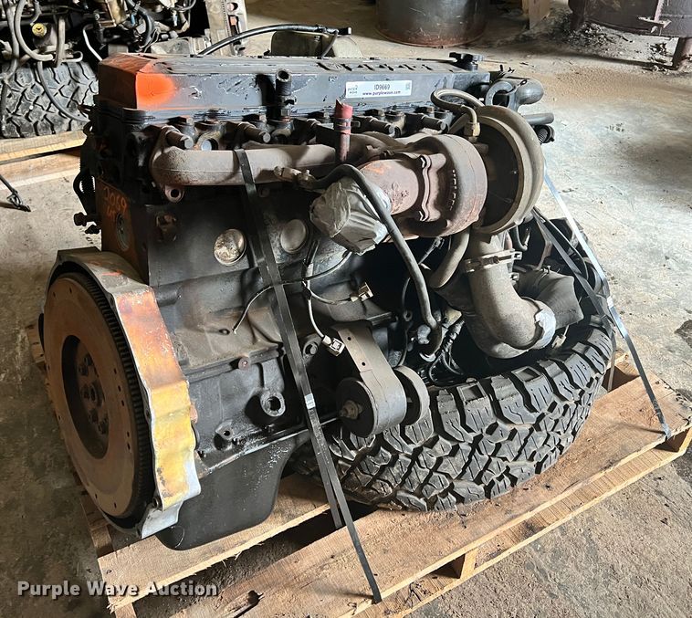 image for item ID9669 2000 Cummins  engine