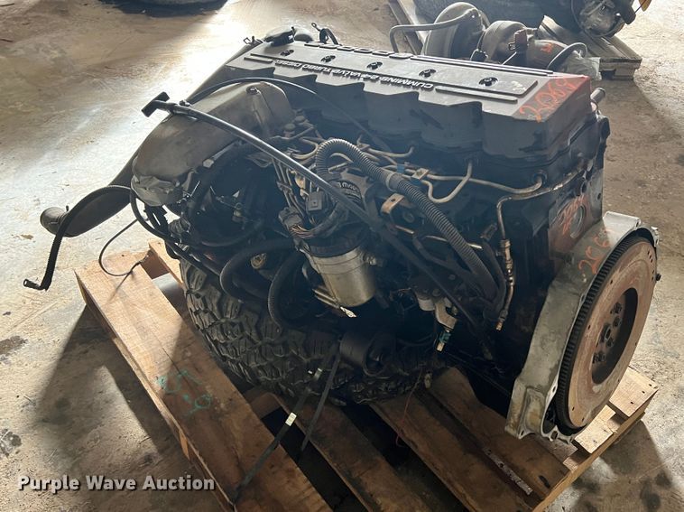 image for item ID9669 2000 Cummins  engine