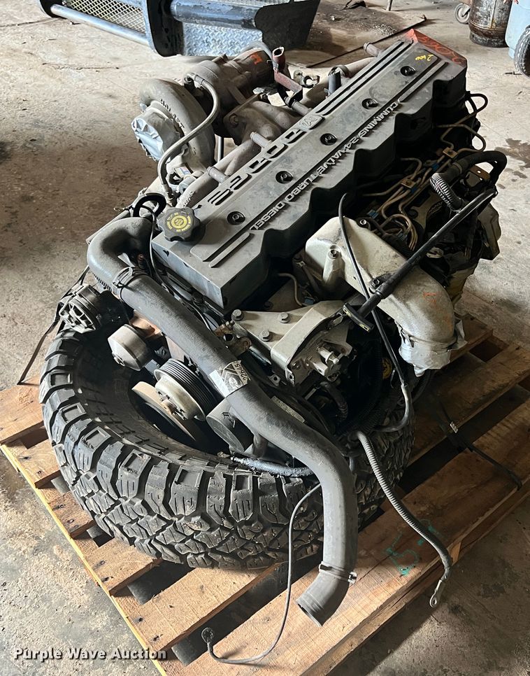 image for item ID9669 2000 Cummins  engine