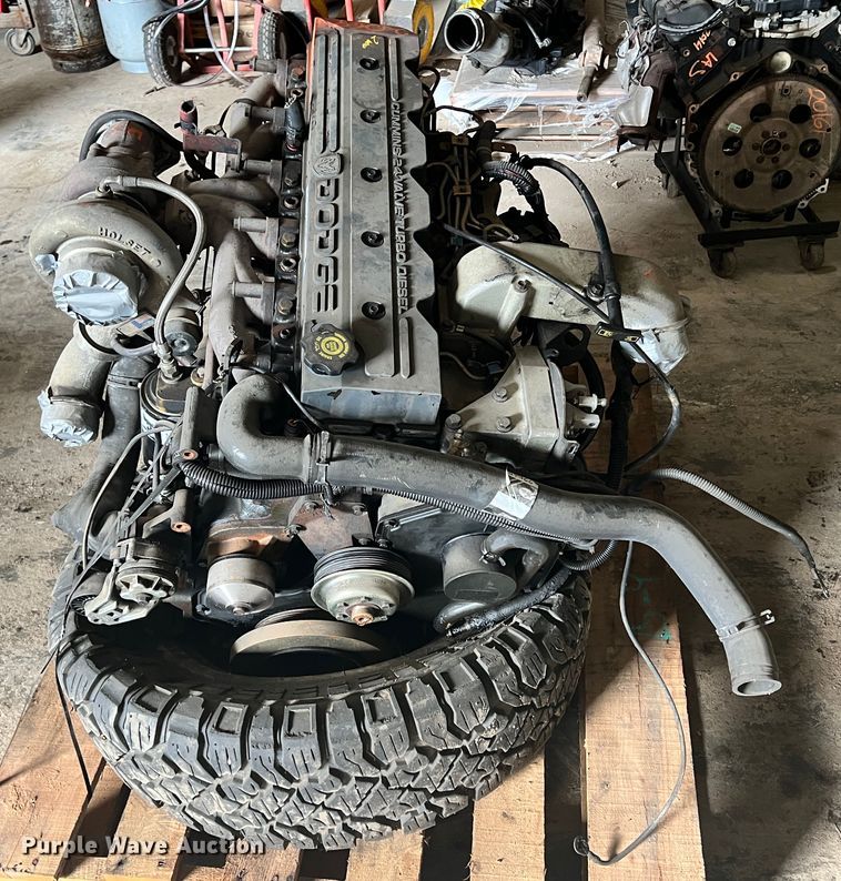 image for item ID9669 2000 Cummins  engine