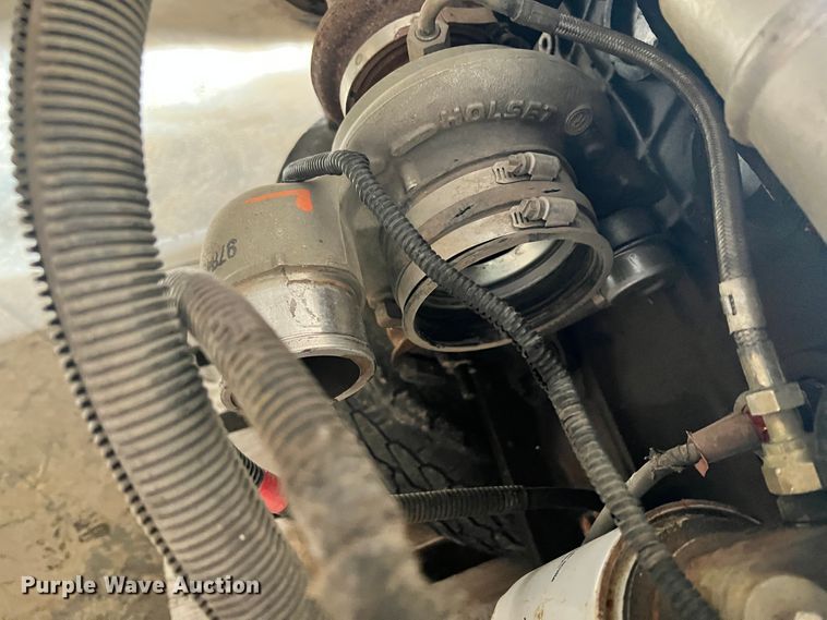 image for item ID9670 2003 Cummins  engine