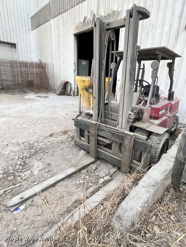 image for item ID9689 Caterpillar DP50  forklift