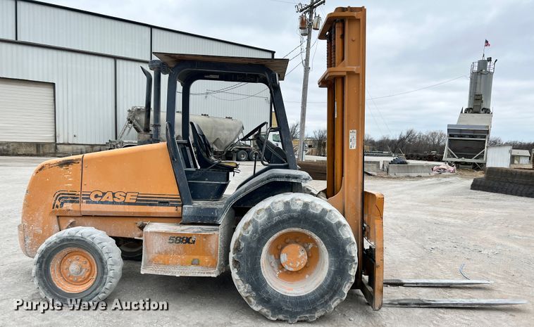 image for item ID9691 1999 Case 588G  forklift