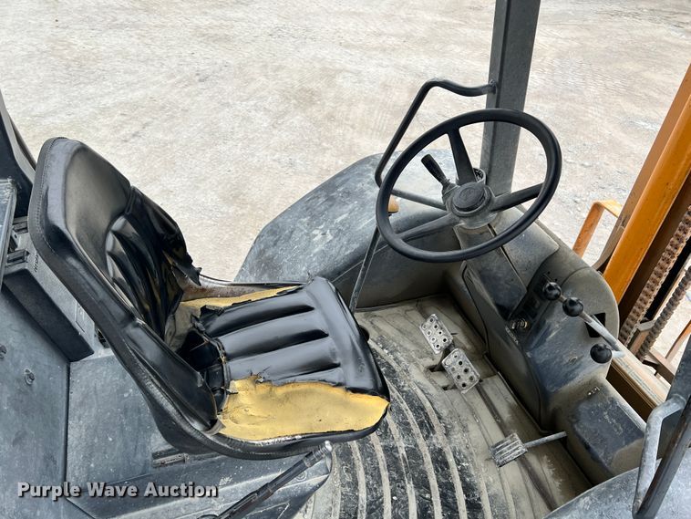 image for item ID9691 1999 Case 588G  forklift