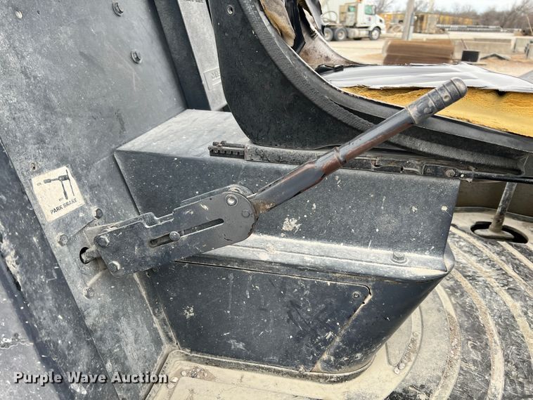 image for item ID9691 1999 Case 588G  forklift