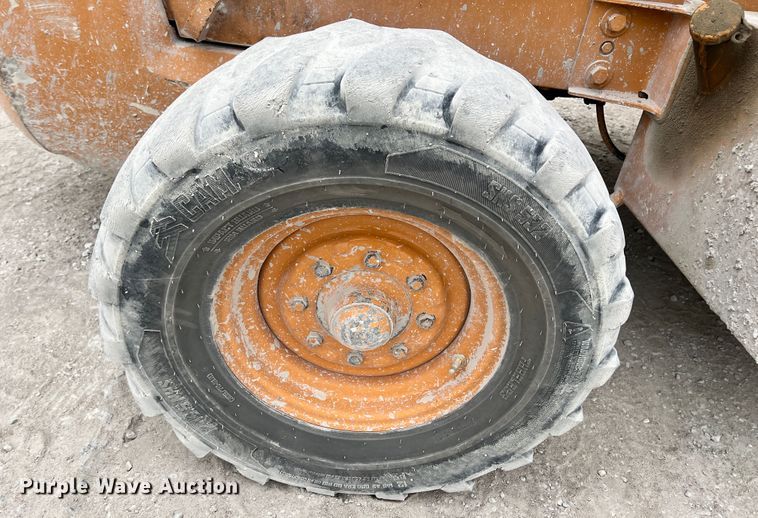 image for item ID9691 1999 Case 588G  forklift