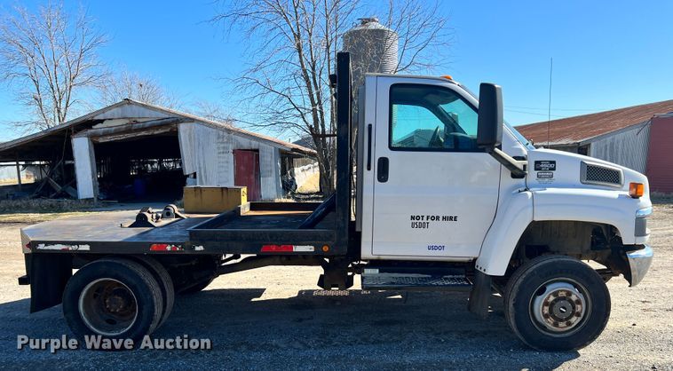 image for item ID9708 2006 GMC C4500  flatbed truck