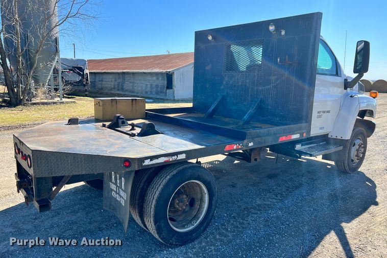 image for item ID9708 2006 GMC C4500  flatbed truck
