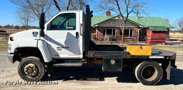 image for item ID9708 2006 GMC C4500  flatbed truck