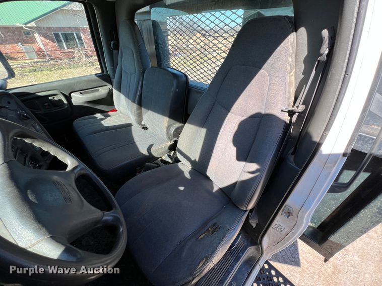 image for item ID9708 2006 GMC C4500  flatbed truck