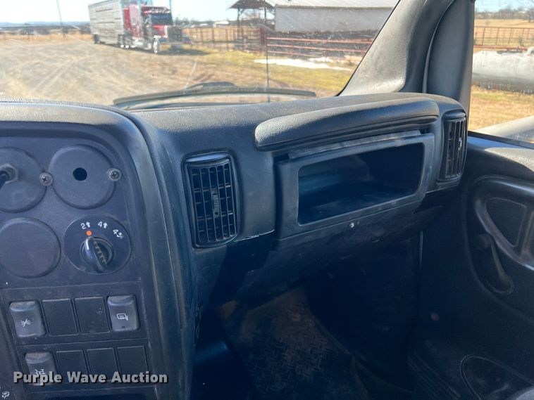 image for item ID9708 2006 GMC C4500  flatbed truck