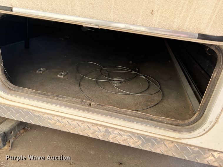 image for item ID9710 2004 R Vision R Wagon  camper