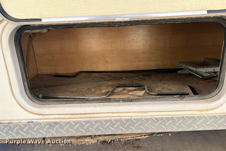 image for item ID9710 2004 R Vision R Wagon  camper