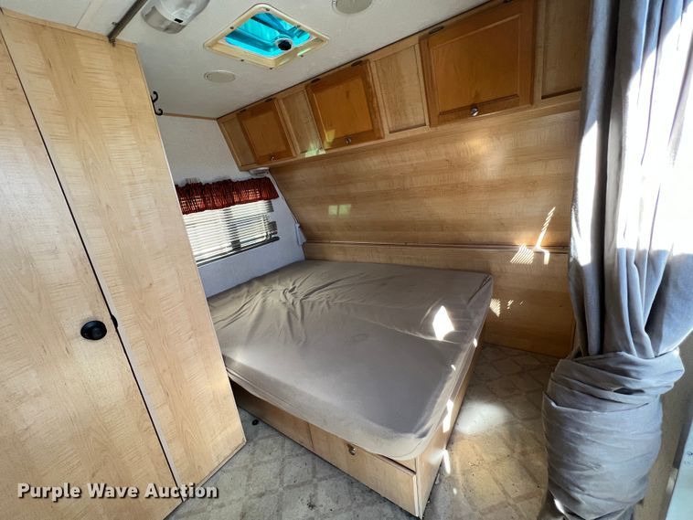 image for item ID9710 2004 R Vision R Wagon  camper