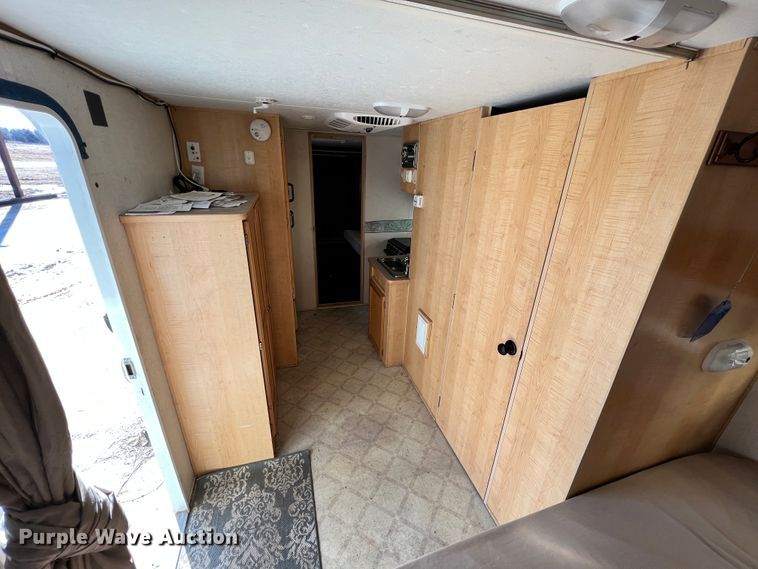 image for item ID9710 2004 R Vision R Wagon  camper