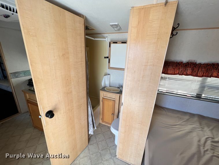 image for item ID9710 2004 R Vision R Wagon  camper