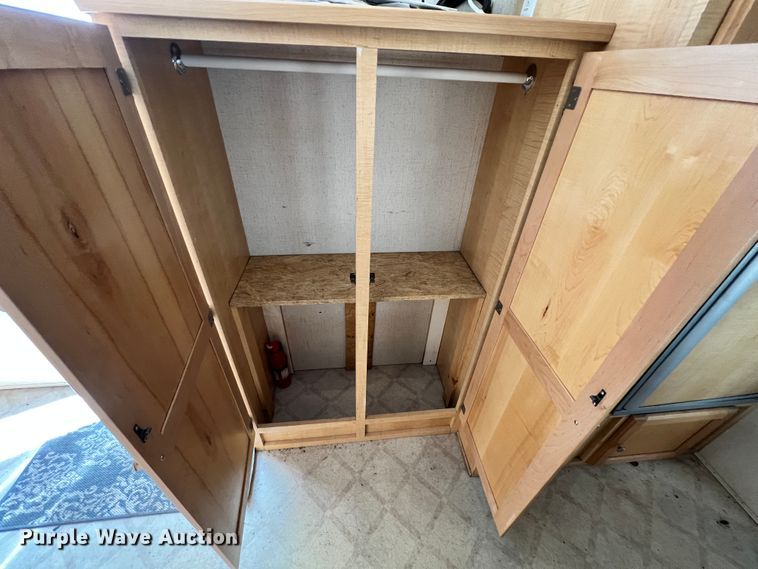 image for item ID9710 2004 R Vision R Wagon  camper