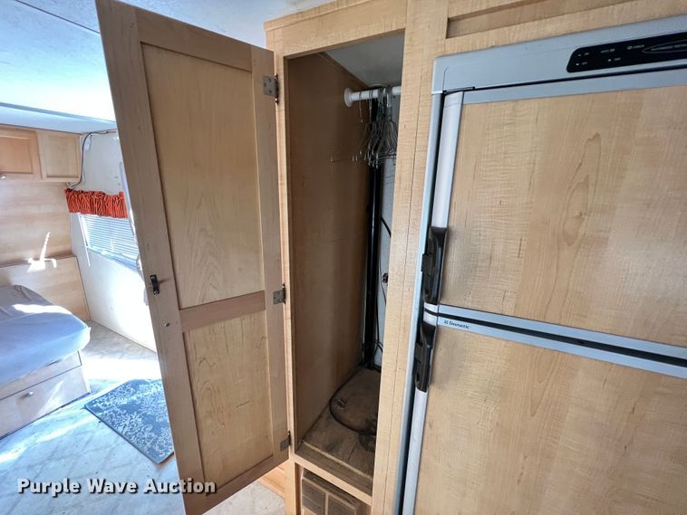 image for item ID9710 2004 R Vision R Wagon  camper