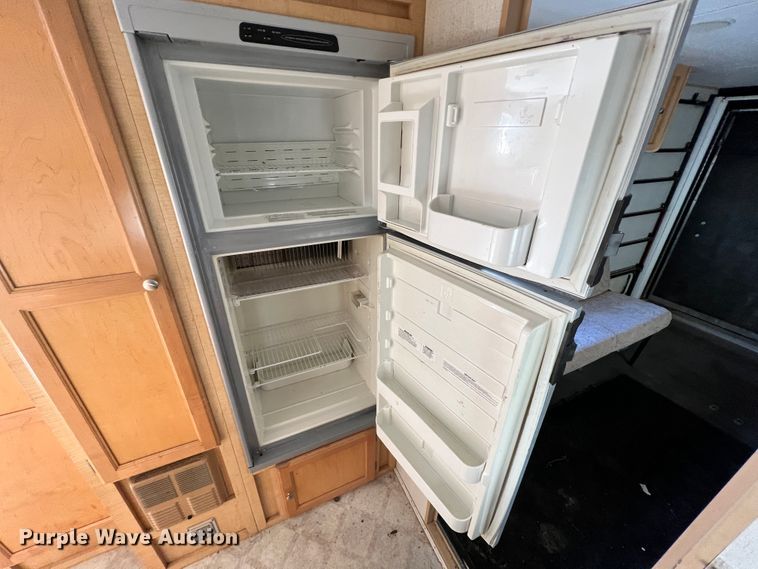 image for item ID9710 2004 R Vision R Wagon  camper