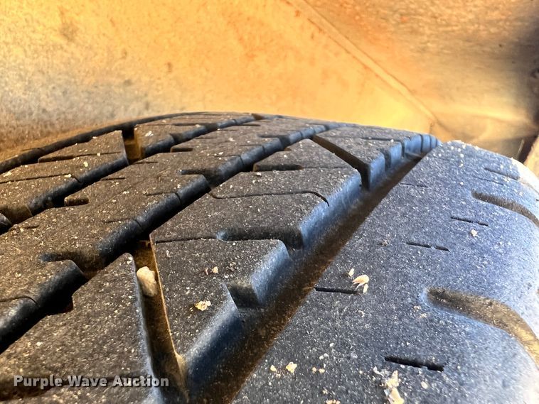 image for item ID9710 2004 R Vision R Wagon  camper