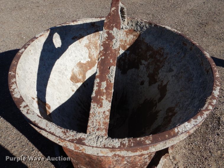 image for item IE9585 (2) concrete buckets
