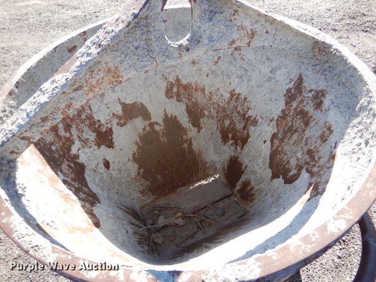 image for item IE9585 (2) concrete buckets