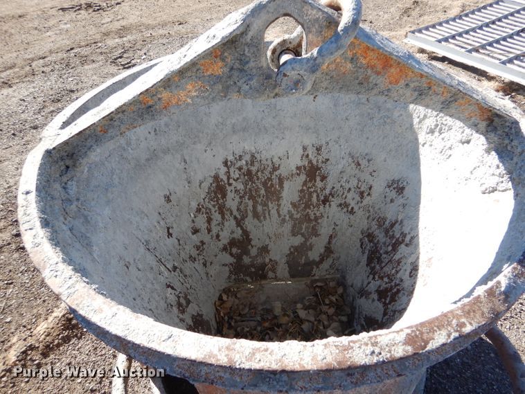 image for item IE9585 (2) concrete buckets