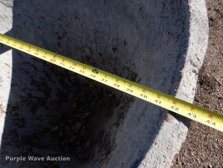 image for item IE9585 (2) concrete buckets