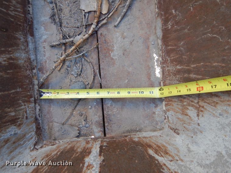 image for item IE9585 (2) concrete buckets