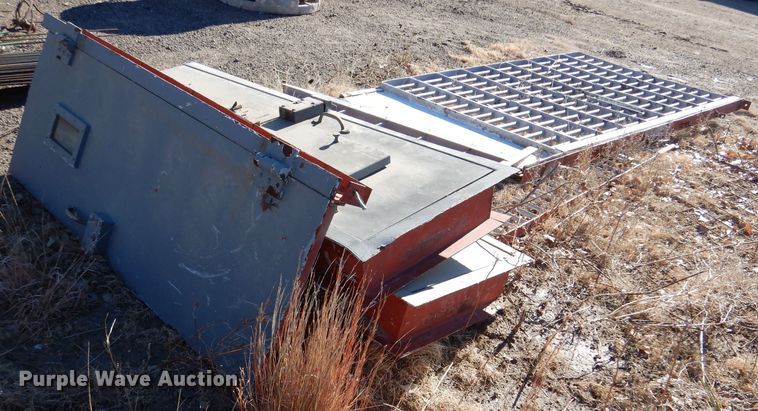 image for item IE9586 (4) jail doors