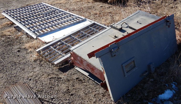 image for item IE9586 (4) jail doors