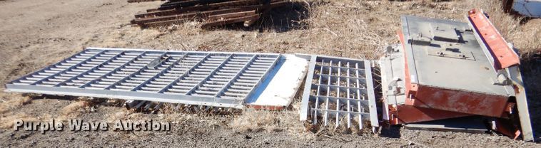 image for item IE9586 (4) jail doors