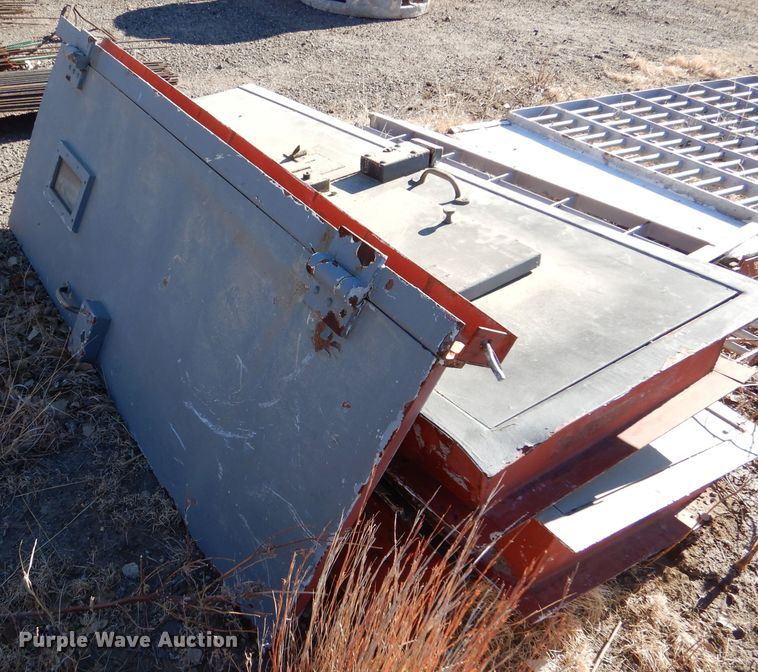 image for item IE9586 (4) jail doors