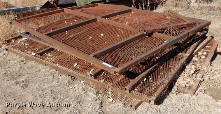 image for item IE9587 Approximately 10 steel panels
