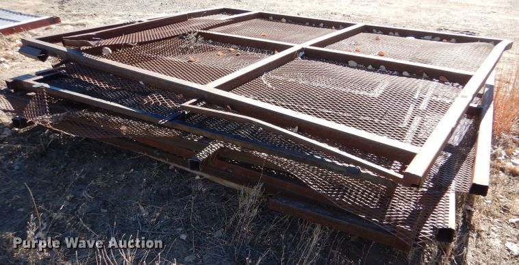 image for item IE9587 Approximately 10 steel panels