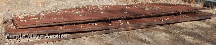 image for item IE9587 Approximately 10 steel panels